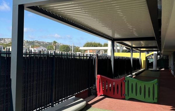 MO'RENOVE installe des pergolas bioclimatiques sur mesure à Venelles pour tous les usages : repas, détente, jeux. Devis gratuit.